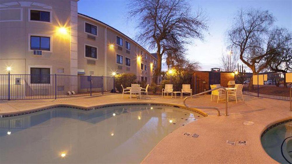 Holiday Inn Express Tucson-Airport By Ihg Exterior photo