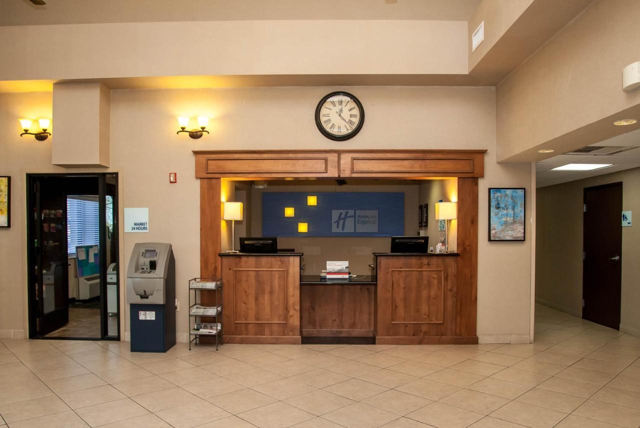 Holiday Inn Express Tucson-Airport By Ihg Exterior photo